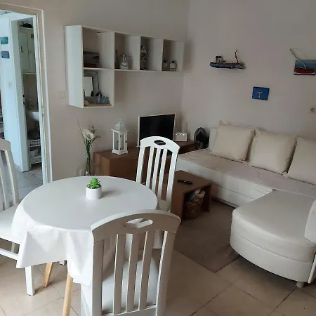 Holiday home Little House Kucica *