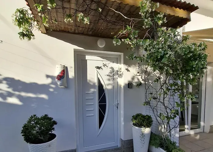 Prázdninový dům Little House Kucica *